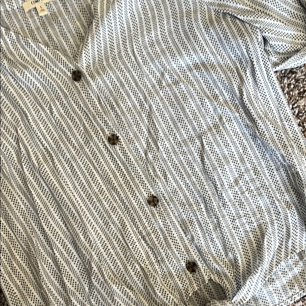 Pattern Button-Down Top - Picture 8 of 10